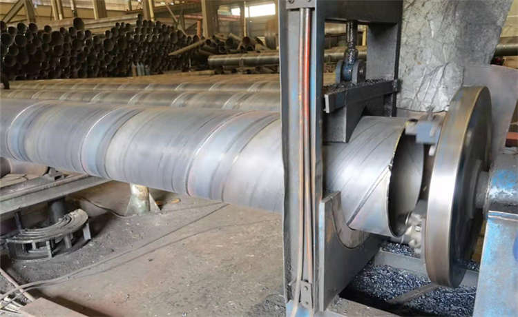 鋼材場900mm螺旋焊管，426-6-8-10-12mm螺旋鋼管，鋼材場打樁鋼護筒，給水螺旋焊管廠家