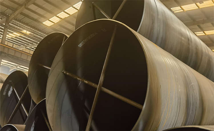 1520-12mm螺旋鋼管，325-10mm螺旋焊管，1324mm螺旋焊管，鋼材場Q355B鋼板