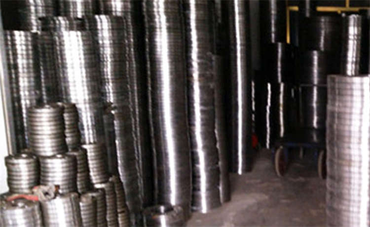 內(nèi)徑1000mm螺旋管，1324mm螺旋焊管，DN1800螺旋鋼管，鋼材場1700mm螺旋焊管