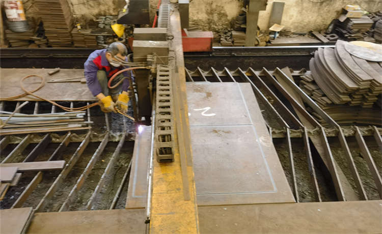 1000mm鋼立柱，1200mm鋼管樁，920螺旋焊管，700mm螺旋焊管