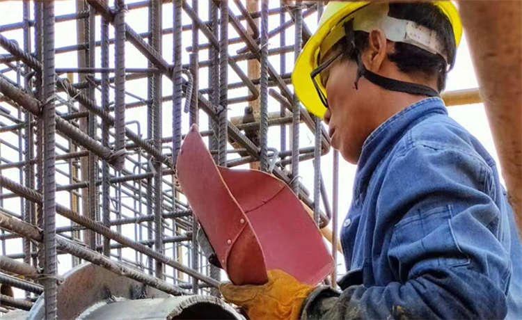 1320螺旋管廠家，給水防腐螺旋管，內(nèi)徑1600mm螺旋管，螺旋焊管2400